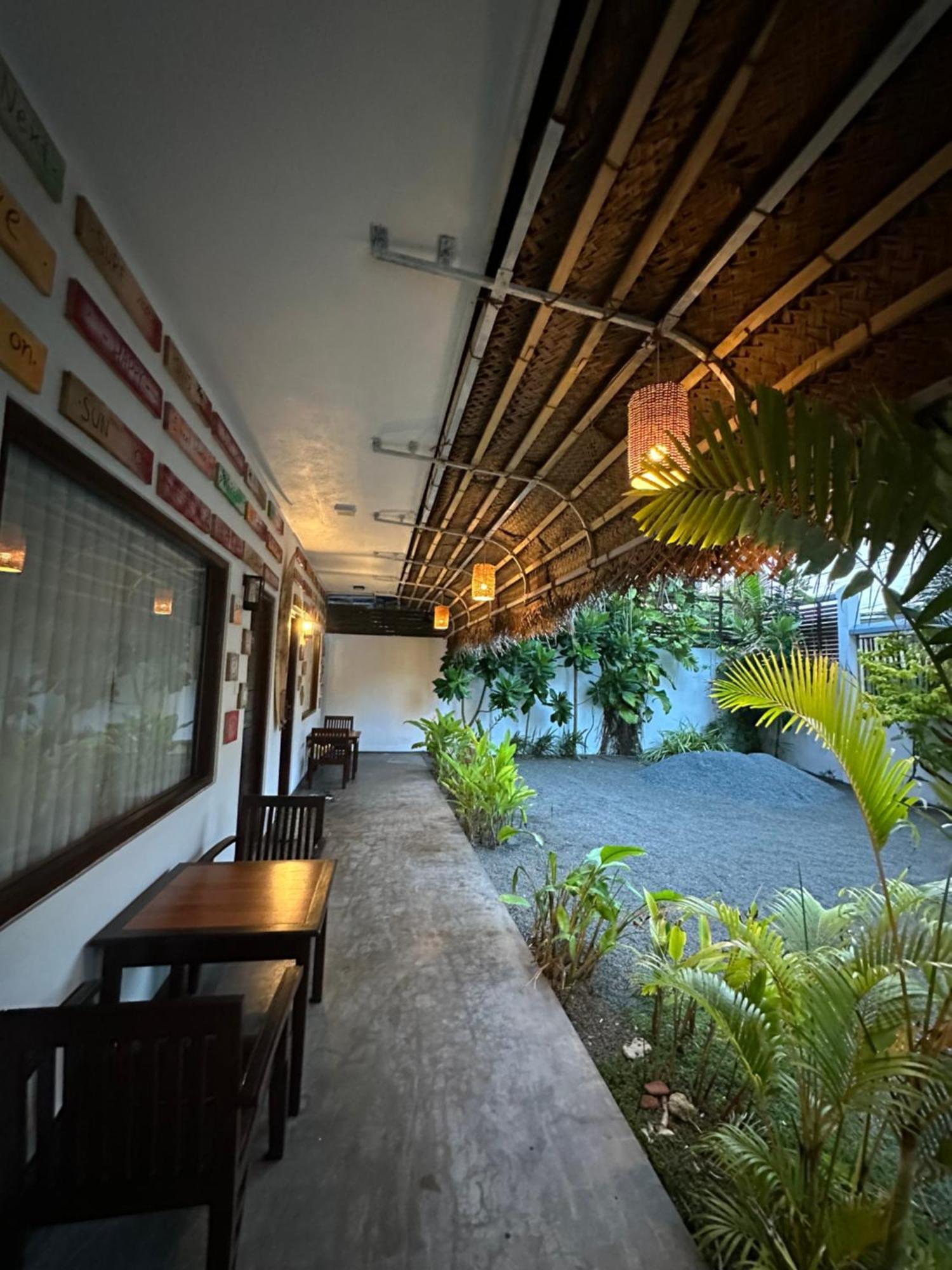 Cozy Sea View Inn Hikkaduwa Esterno foto