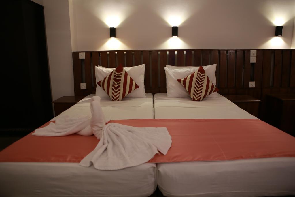 Cozy Sea View Inn Hikkaduwa Esterno foto