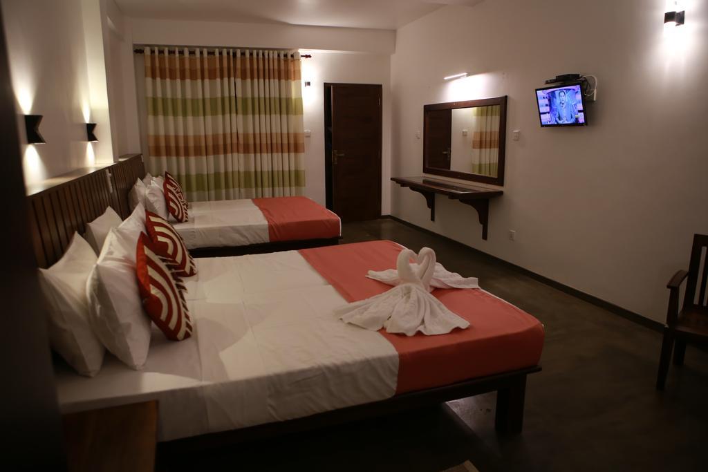 Cozy Sea View Inn Hikkaduwa Esterno foto