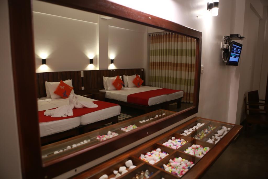 Cozy Sea View Inn Hikkaduwa Esterno foto