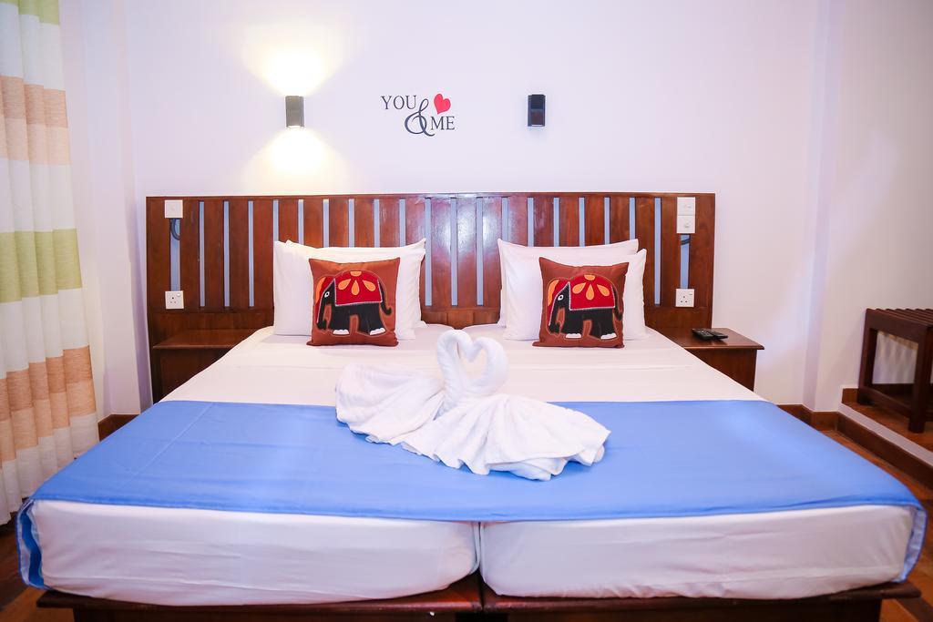 Cozy Sea View Inn Hikkaduwa Esterno foto